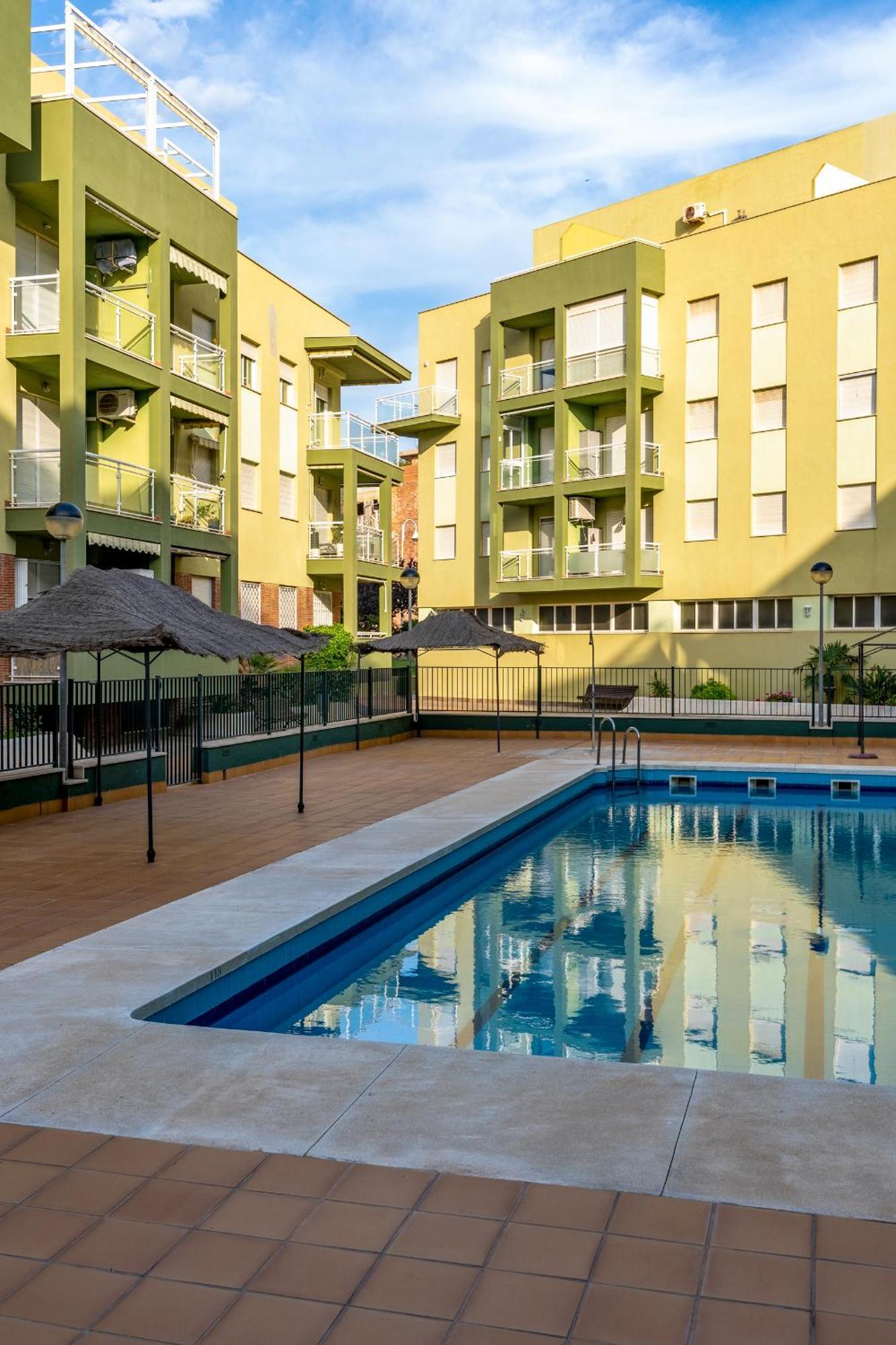 Bonito Apartamento En La Playa Con Piscina تورينيوفا المظهر الخارجي الصورة